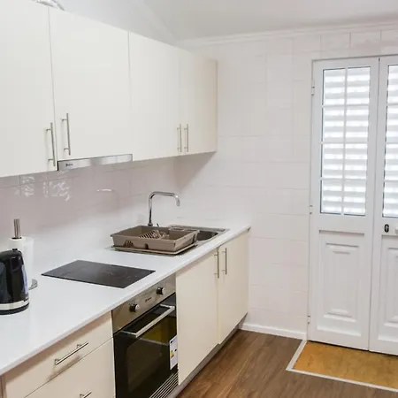 Πανσιόν Charming House - O Mercado 3*