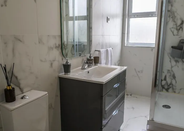 Charming House - O Mercado 蓬塔德尔加达